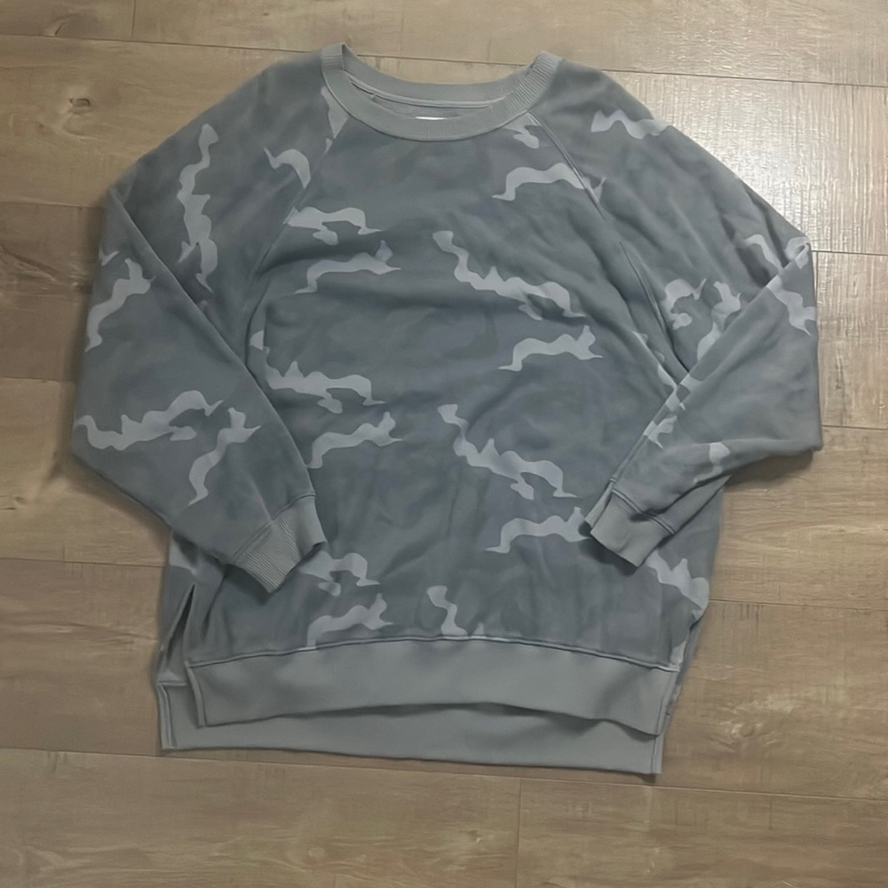 American Eagle camo Sweatshirt